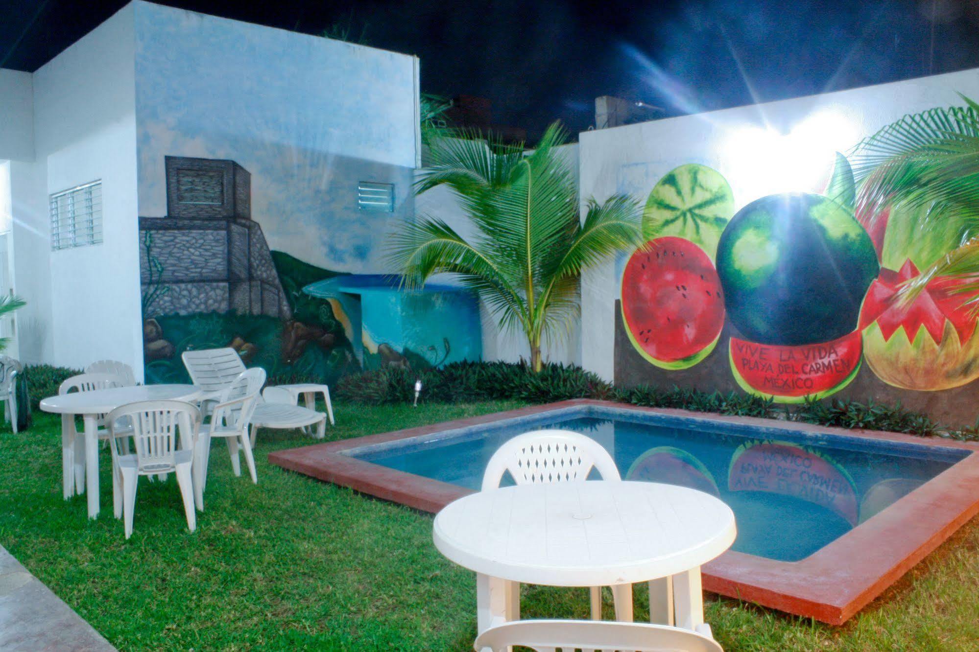 Hostal Vive La Vida Playa del Carmen Exterior foto